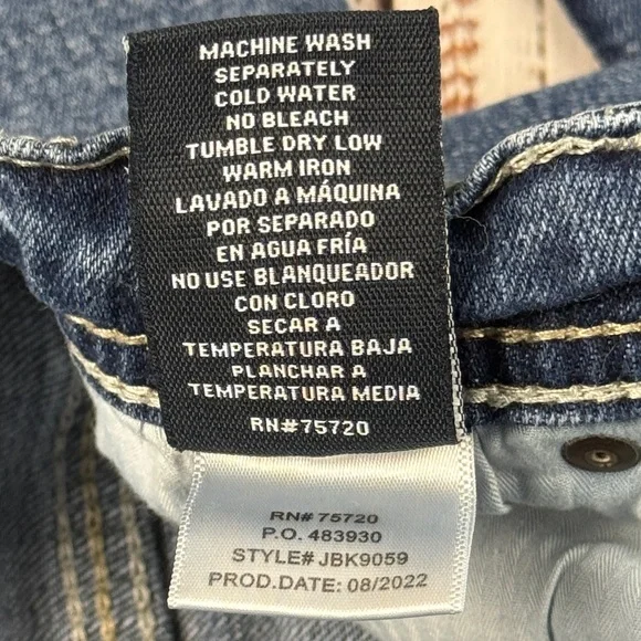 BKE “ CONNER” boot cut leg blue jeans  size 6 - Picture 6 of 14